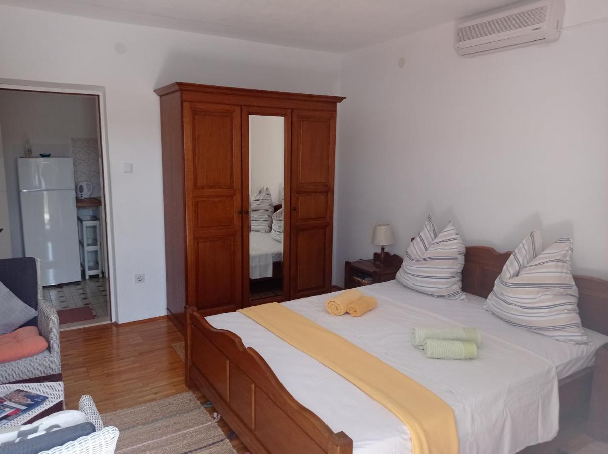 Adrian'S Apartments & Winery ลุมบาร์ดา ภายนอก รูปภาพ