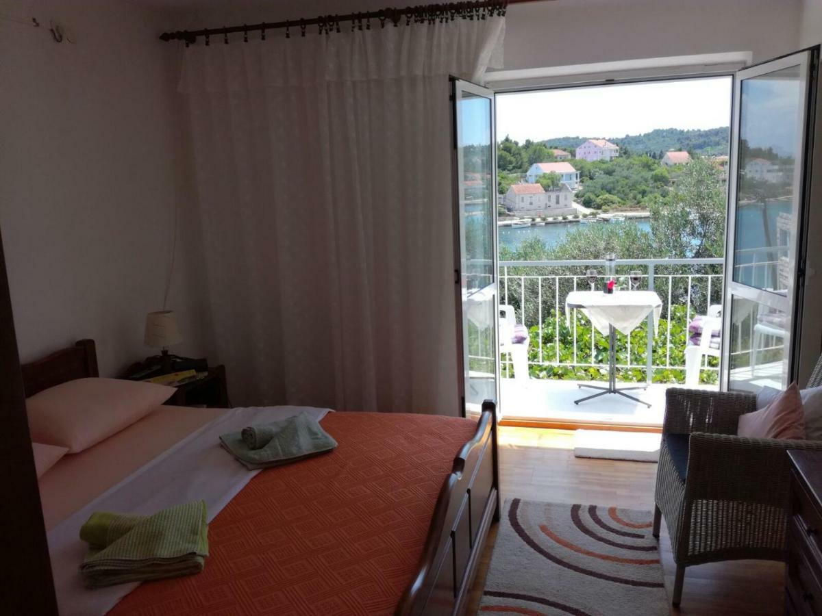 Adrian'S Apartments & Winery ลุมบาร์ดา ภายนอก รูปภาพ
