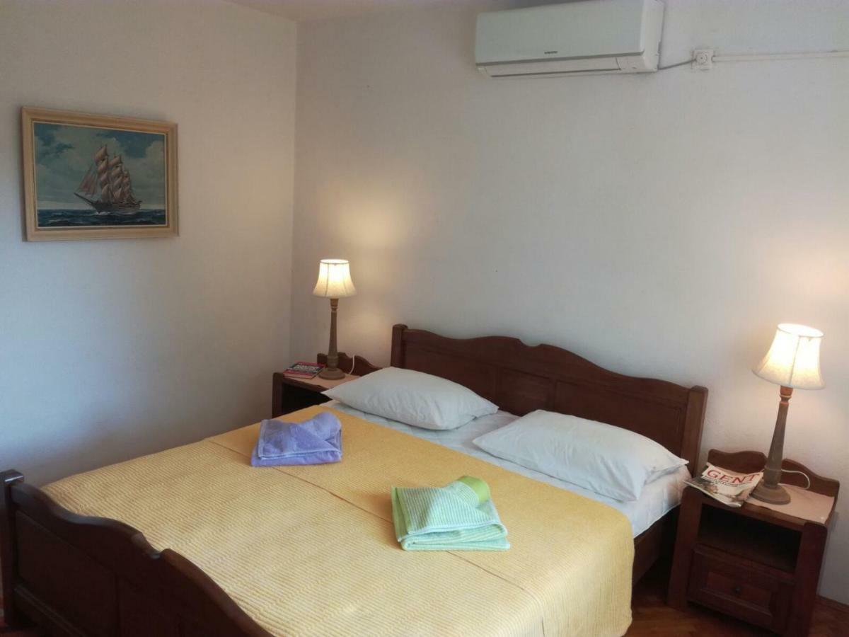 Adrian'S Apartments & Winery ลุมบาร์ดา ภายนอก รูปภาพ