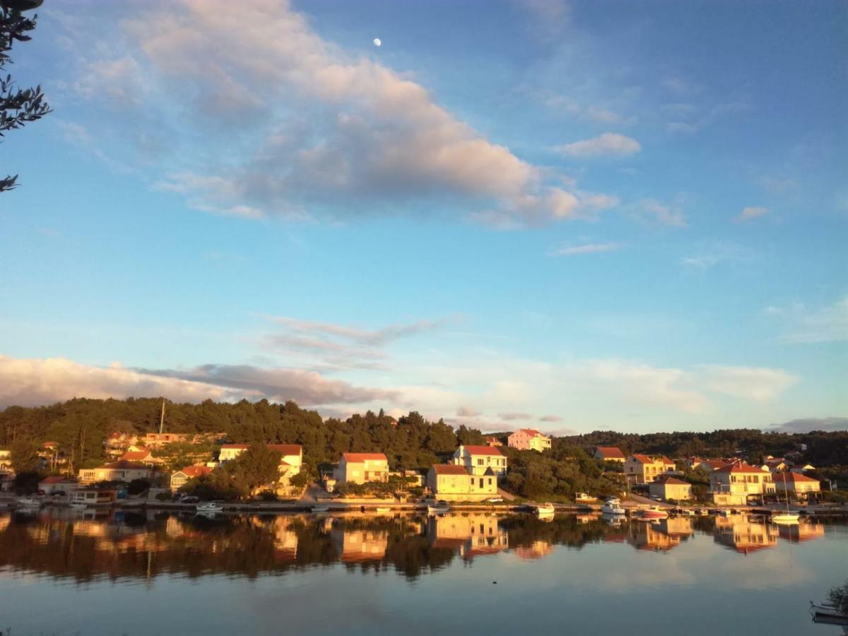 Adrian'S Apartments & Winery ลุมบาร์ดา ภายนอก รูปภาพ